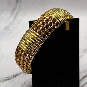 Vintage Gold Tone Lattice Weave & Line Hinged Clamp Bracelet 1980's
